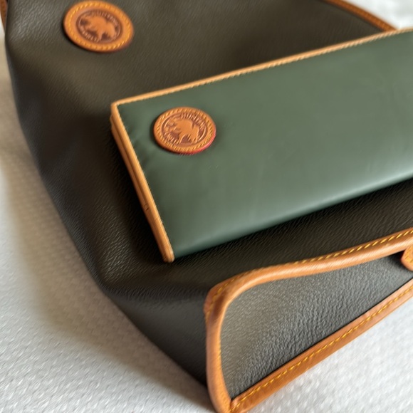 🙏Hunting World Pouch with brown wallet - Picture 17 of 17